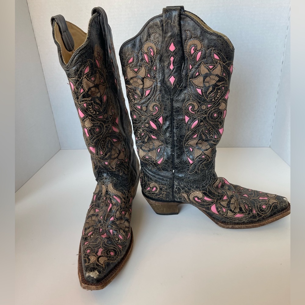 Corral Women's Black Floral Embroidered Inlay Snip Toe Cowboy Boots